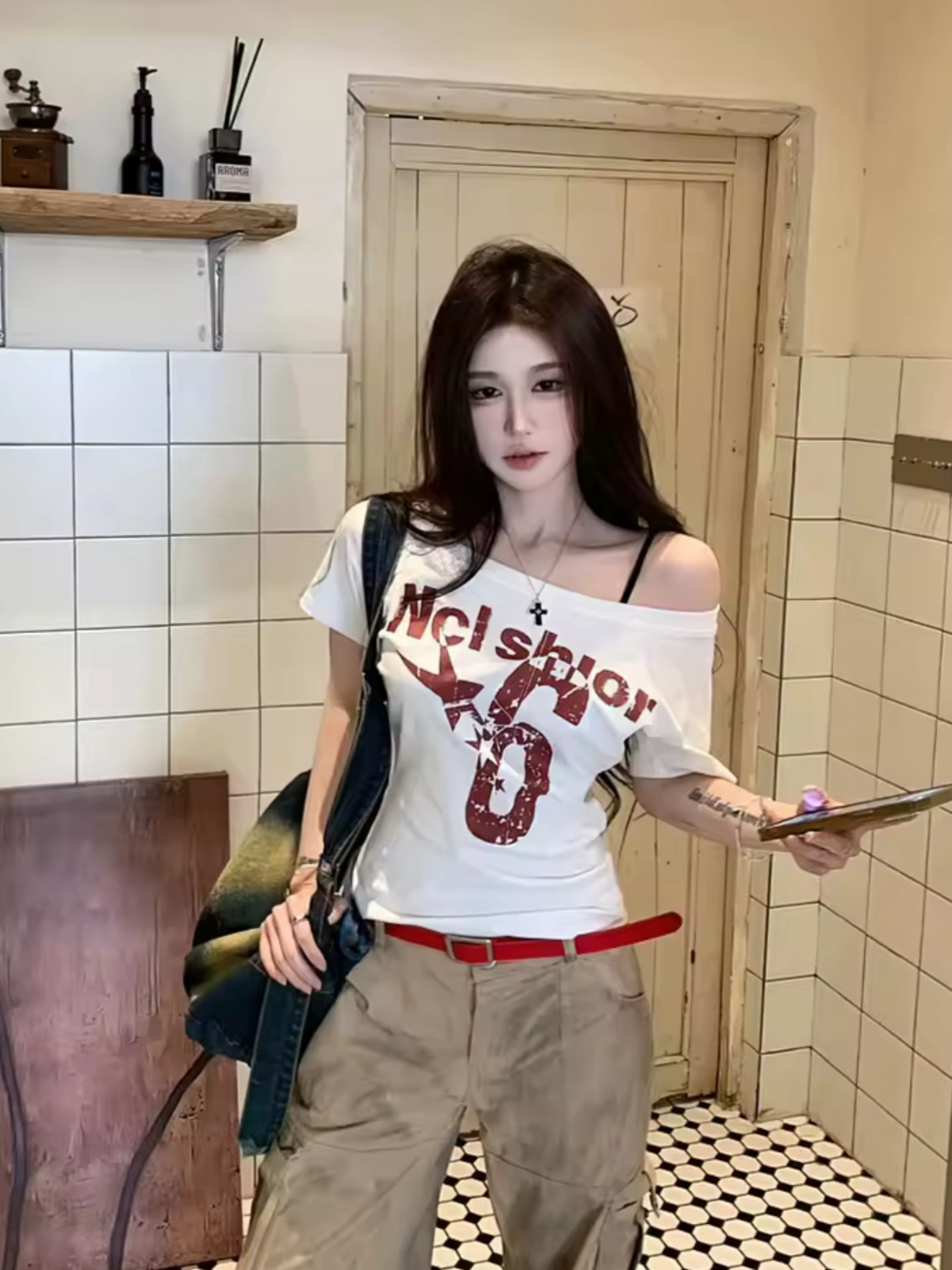 MST Phase 2000s Off-Shoulder waist T-Shirt